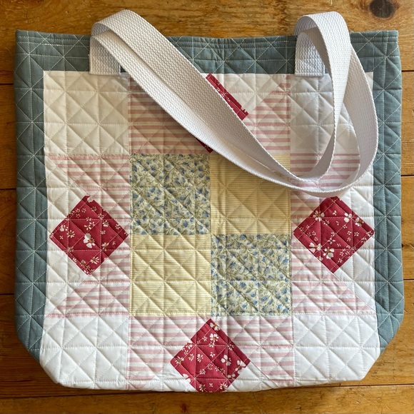 Patchwork Quilted Tote Bag - Multicolor - Picture 2 of 8